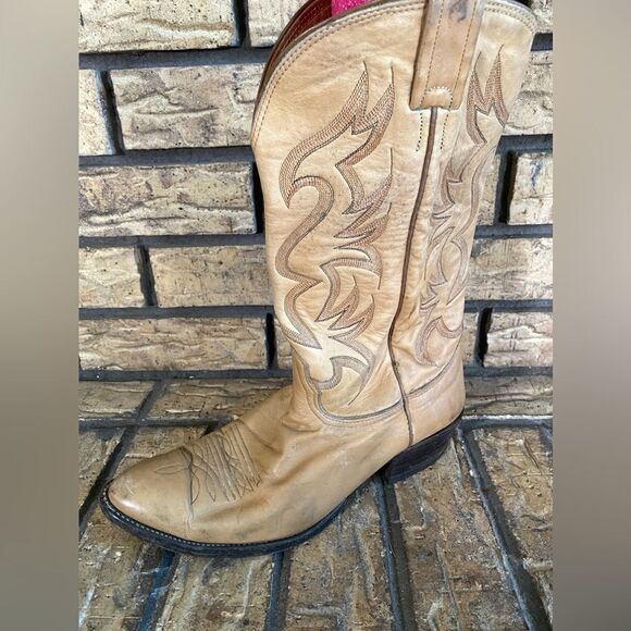 Tan nocona boots - Picture 1 of 9
